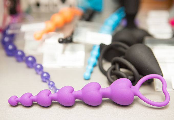 how to use anal sex toy How To Use Anal Beads main image 0